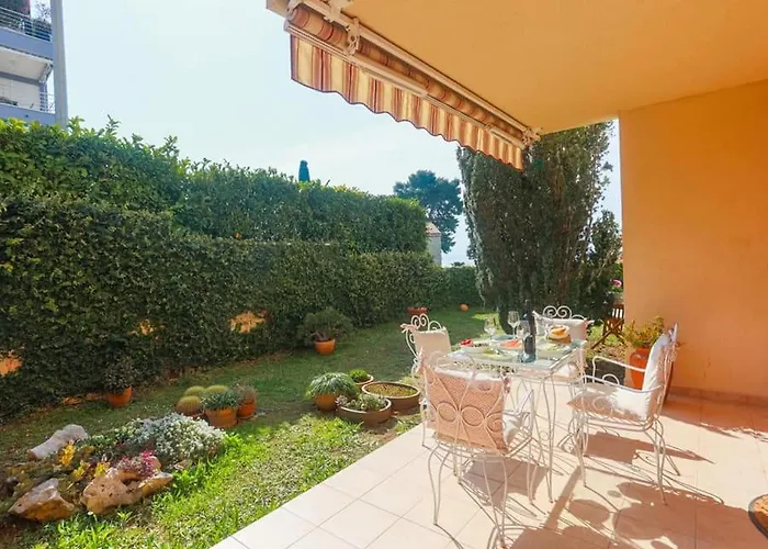 Apartment Fani With Lovely Garden , Near The Sea Split