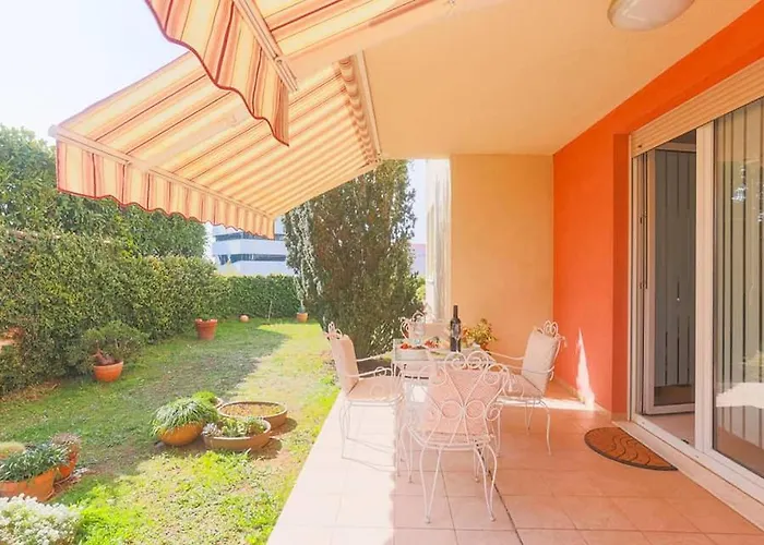 Fani With Lovely Garden , Near The Sea Apartment Split