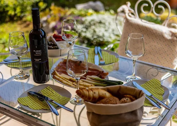 Fani With Lovely Garden , Near The Sea