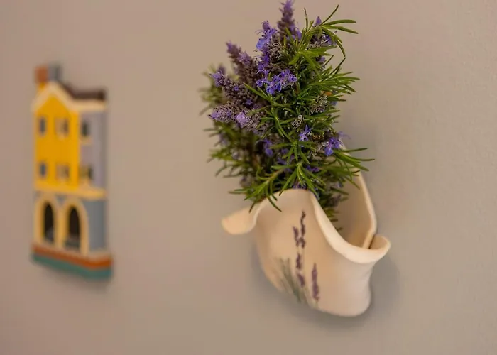 Fani With Lovely Garden , Near The Sea Apartment Split